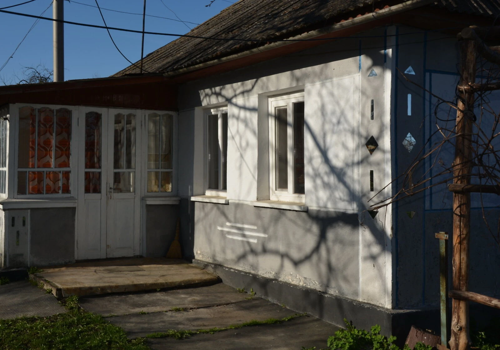 Будинок, Майдан-Вербецький: веранда, криниця - фото 1