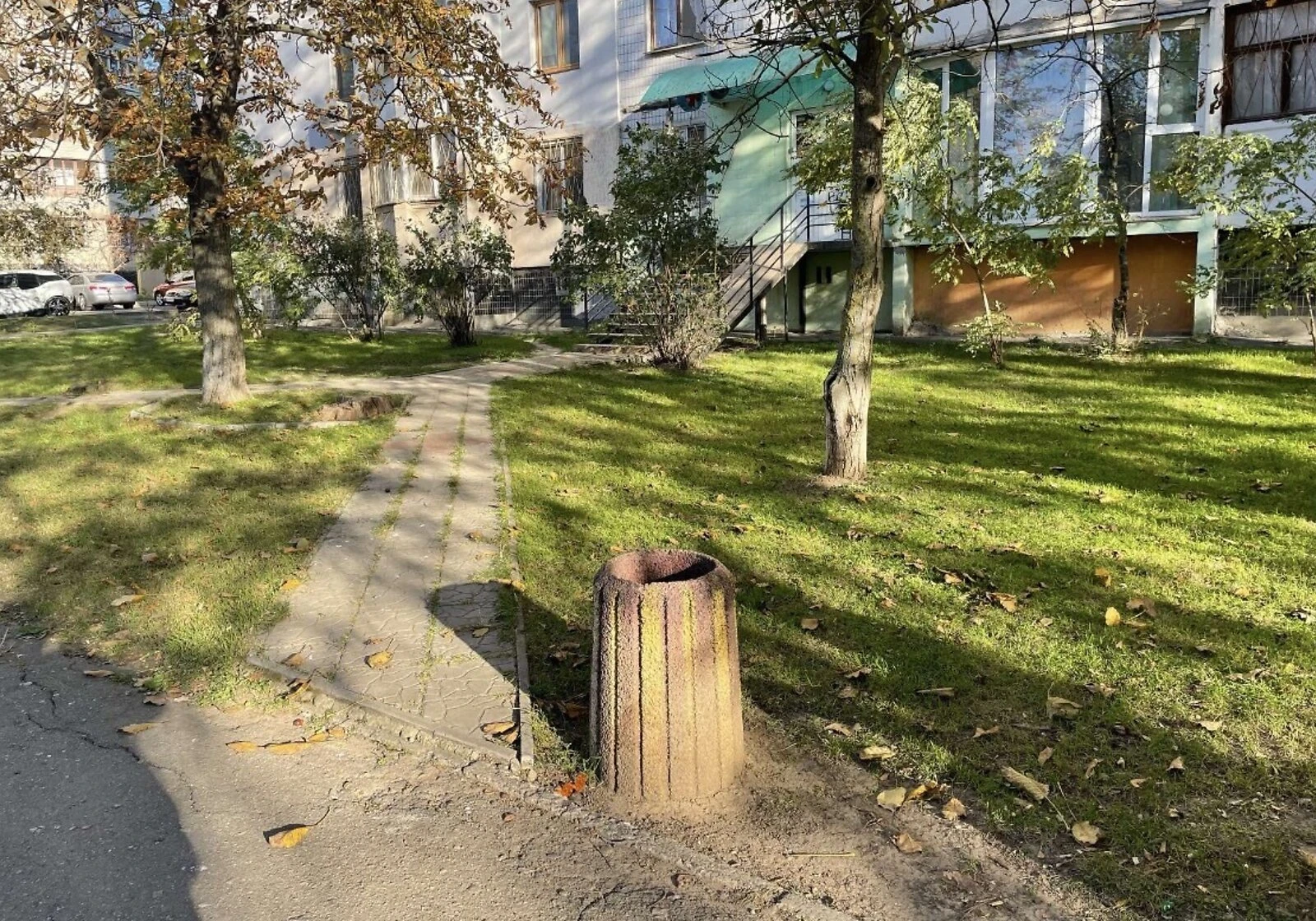 Приміщення, Містечко Котовського: фасадне, відкрита стоянка, фото 2