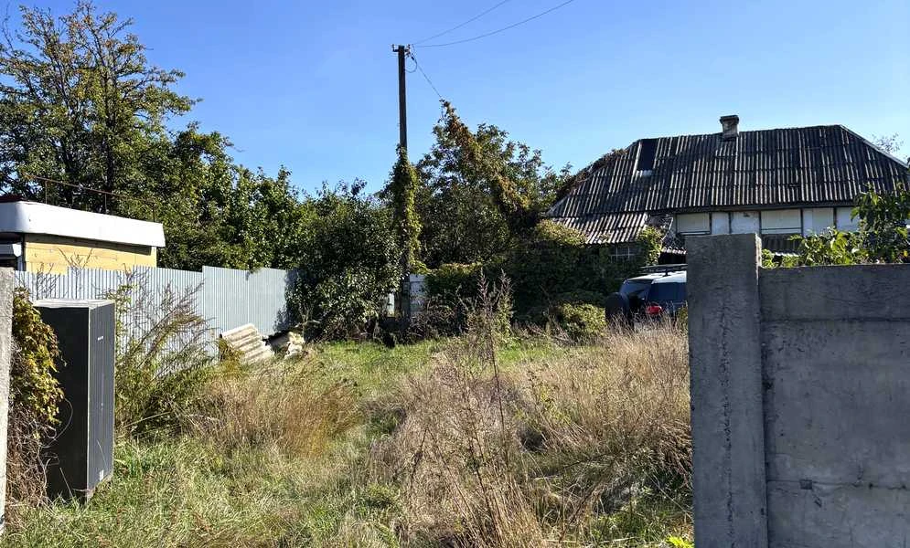 Будинок, Дарницький: електрика на ділянці, газ по вулиці - фото 1