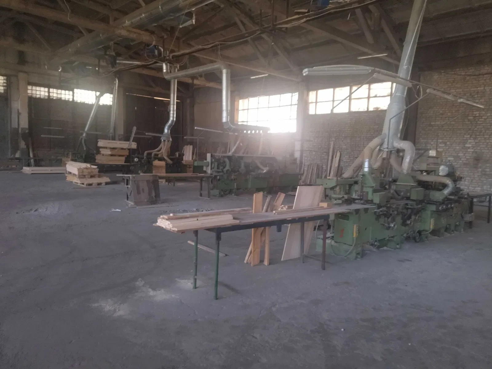 Помещение, Новый Яр: пять станков Weinig, калибровка на заказ, фото 1