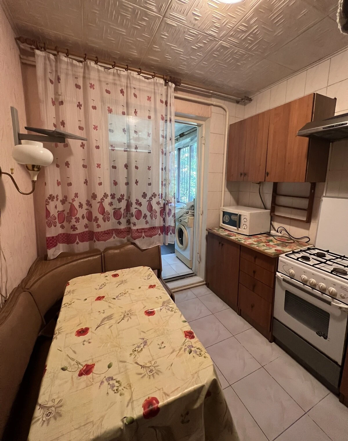 2-кімнатна квартира, Київський: косметичний ремонт, вода й опалення без світла - фото 2