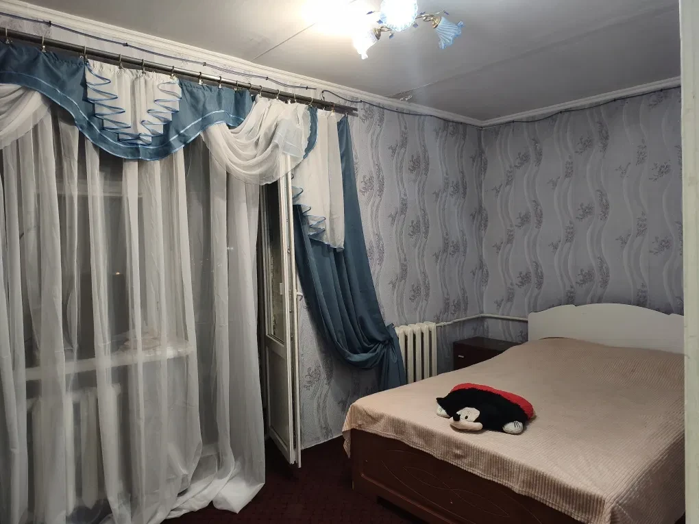2-кімнатна квартира, Комунарський: косметичний ремонт, паркомісце, балкон - фото 4