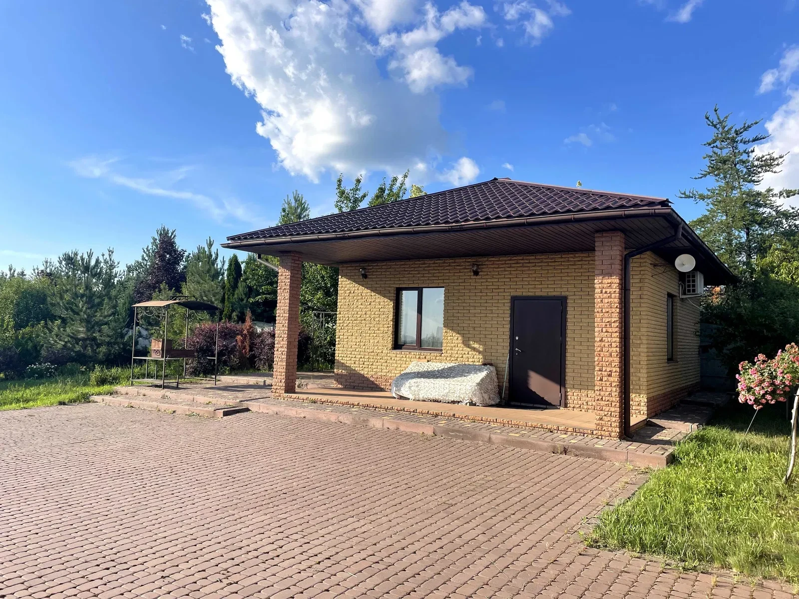 Участок 15 соток, Родичи: гостевой дом, парковка на 4 авто, фото 4