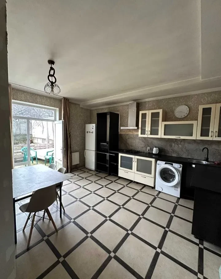 Будинок, Усатове: тераса 40 м², гараж 35 м² - фото 1