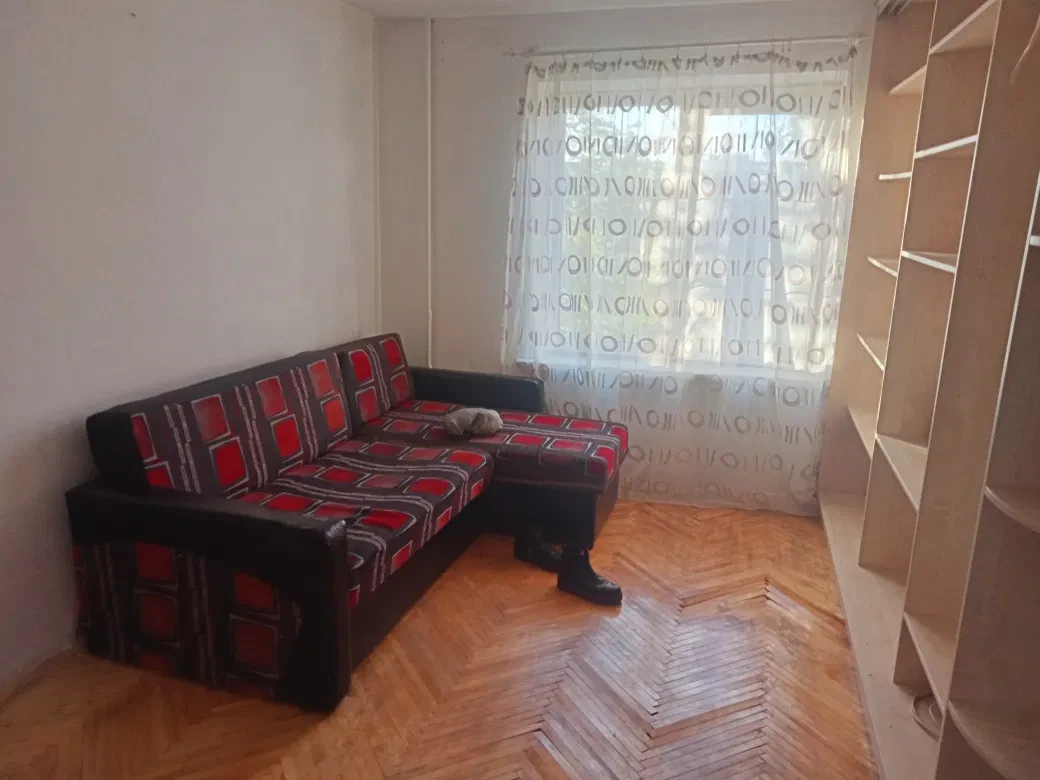 Гостинка, Солом'янський: балкон на кухні, вікна на парк - фото 1