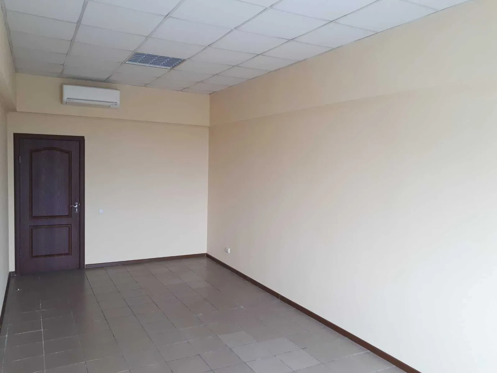 Офіс, Дніпровський: 5 хв до метро Дарниця, комунальні включено