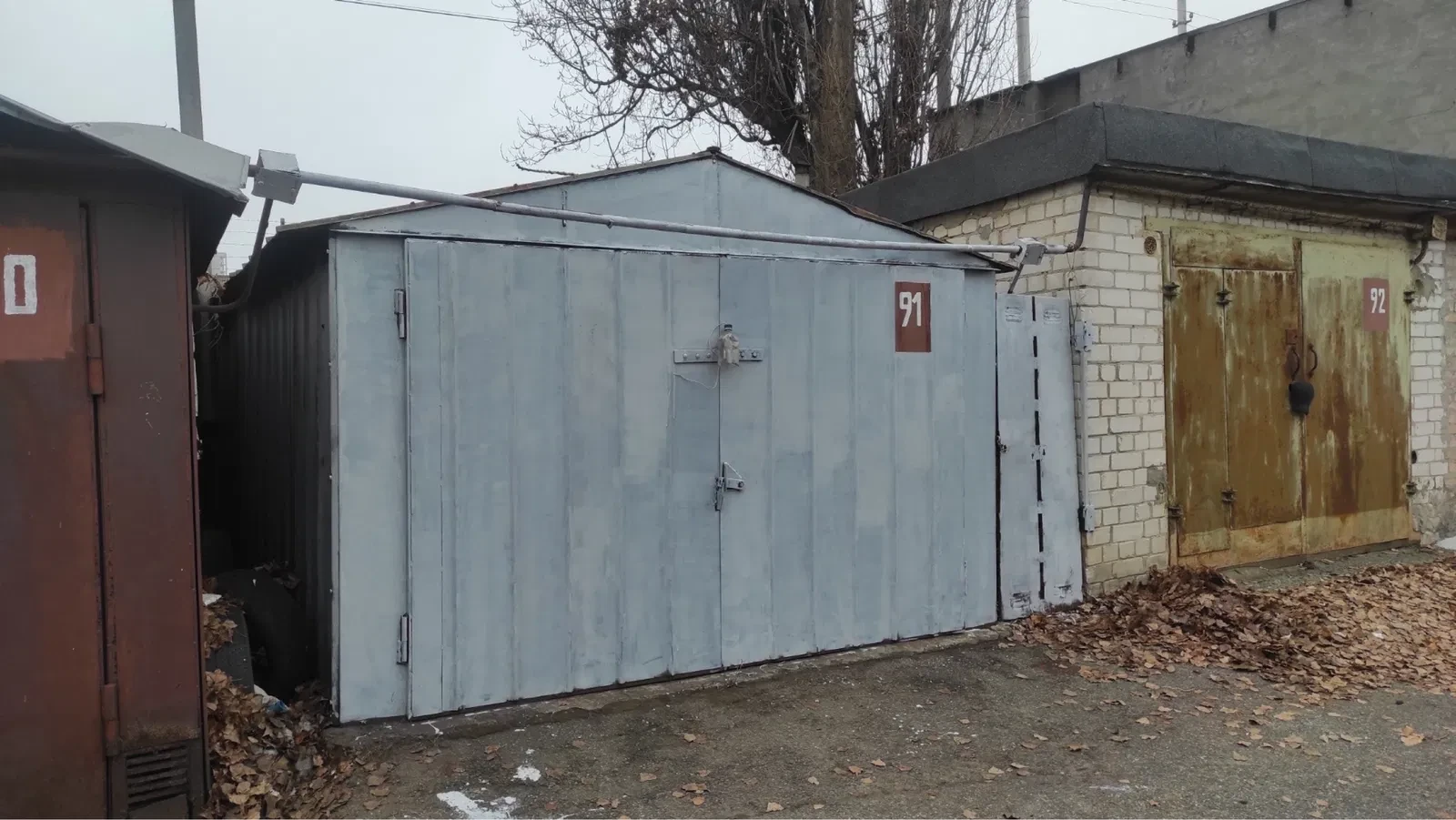 Гараж біля ЖК Академ Парк: охорона, світло, яма