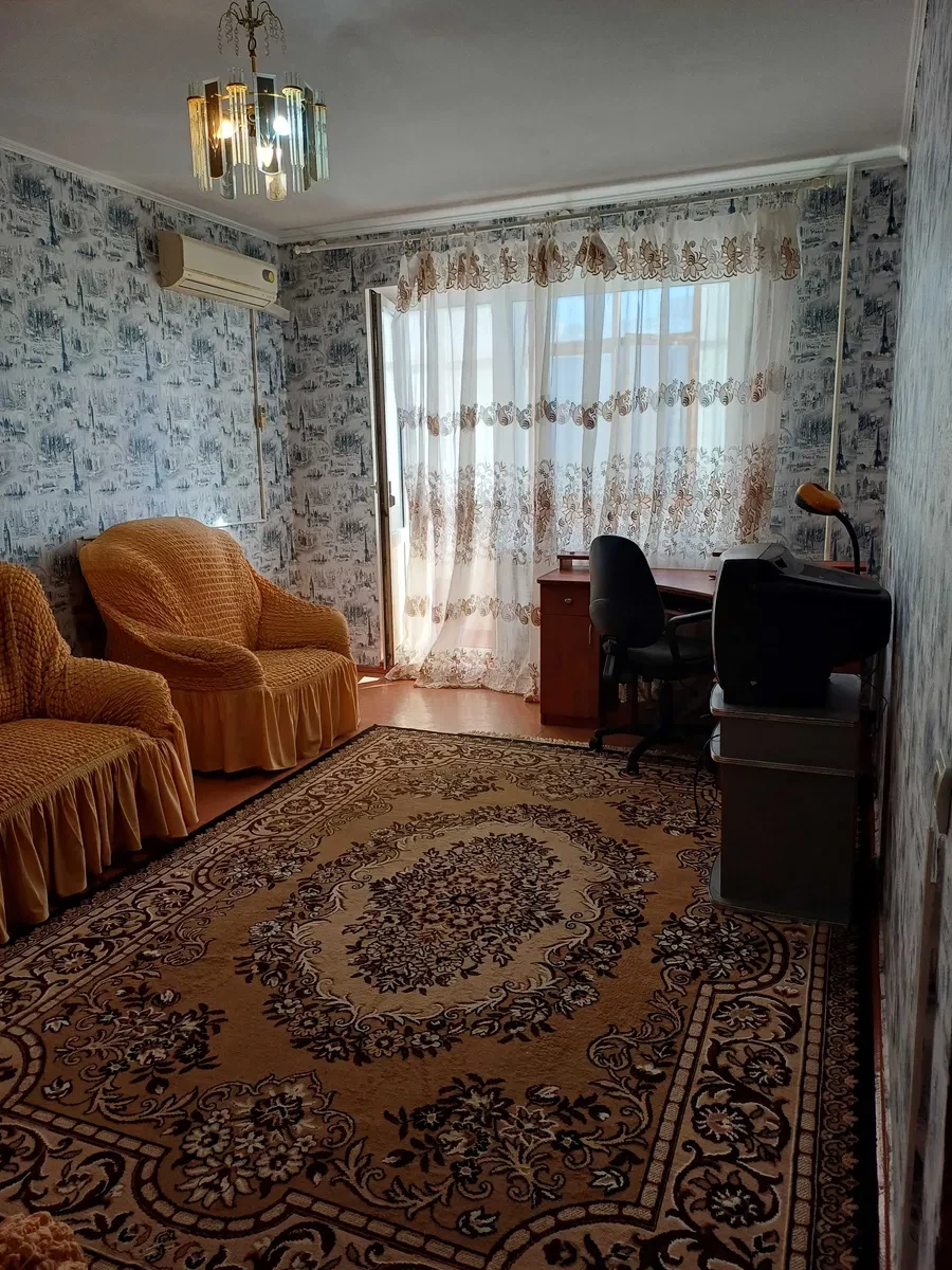 2-комнатная квартира, Корабельный: лоджия на две комнаты, мебель и техника - фото 3