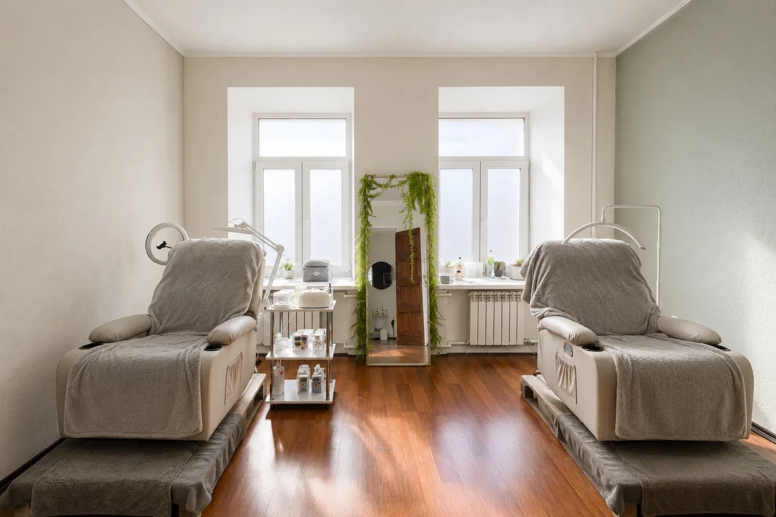Кабінет, Печерський: три метро поруч, інвертор, 14 м² - фото 3