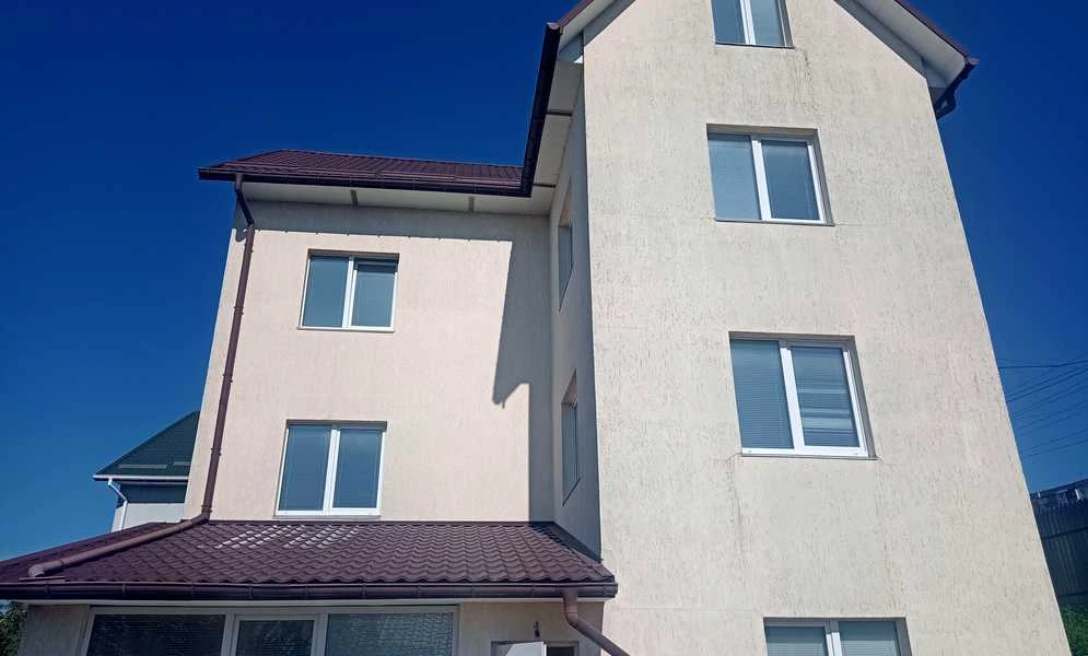 Будинок, Лезнево: 4 поверхи, 2 входи, вид на Південний Буг - фото 1