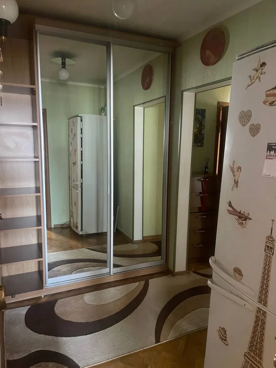 2-кімнатна квартира, Деснянський: два балкони, озеро, сучасні меблі - фото 3