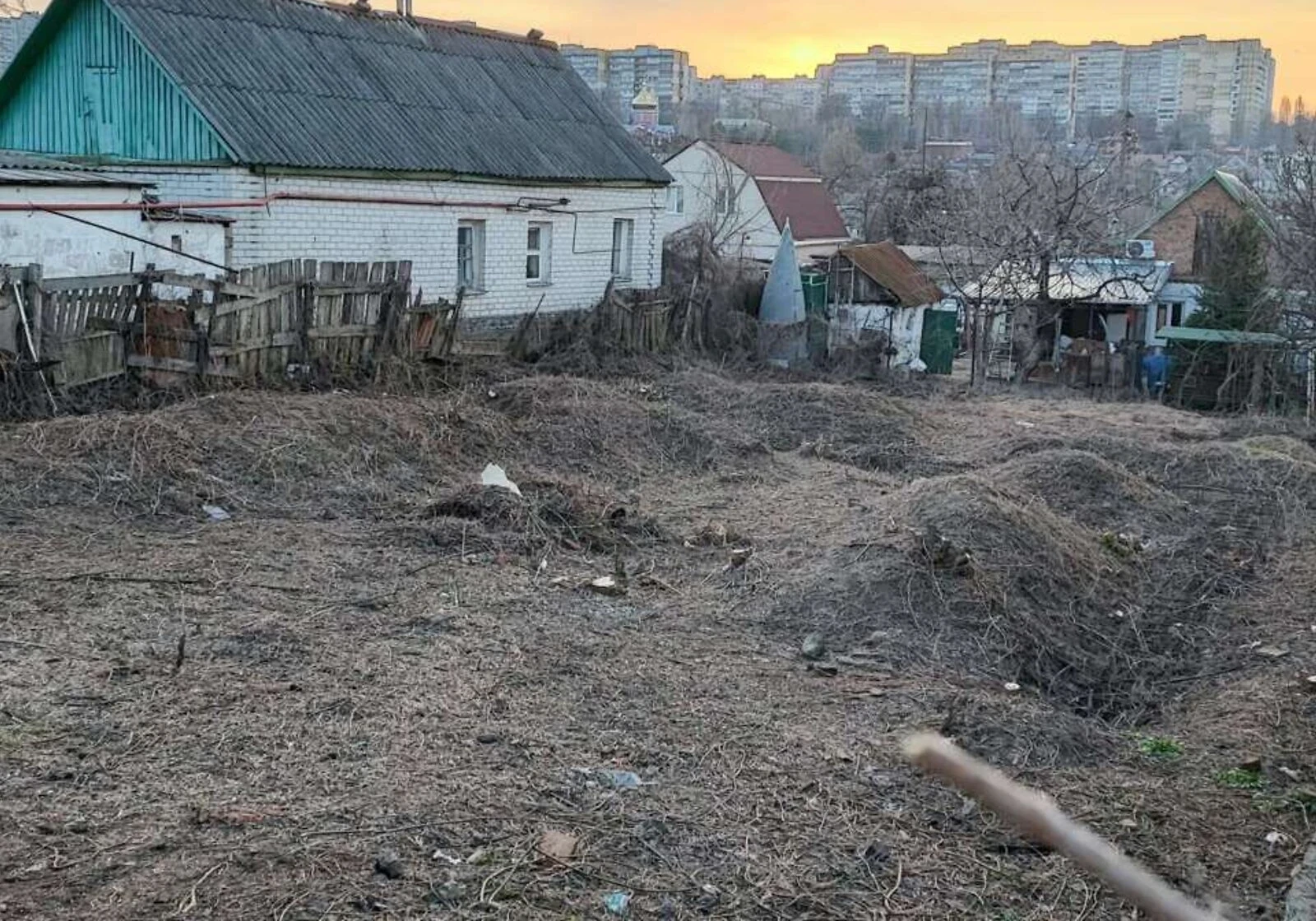 Ділянка 0.0427 га, Центральний: чорнозем, під гараж