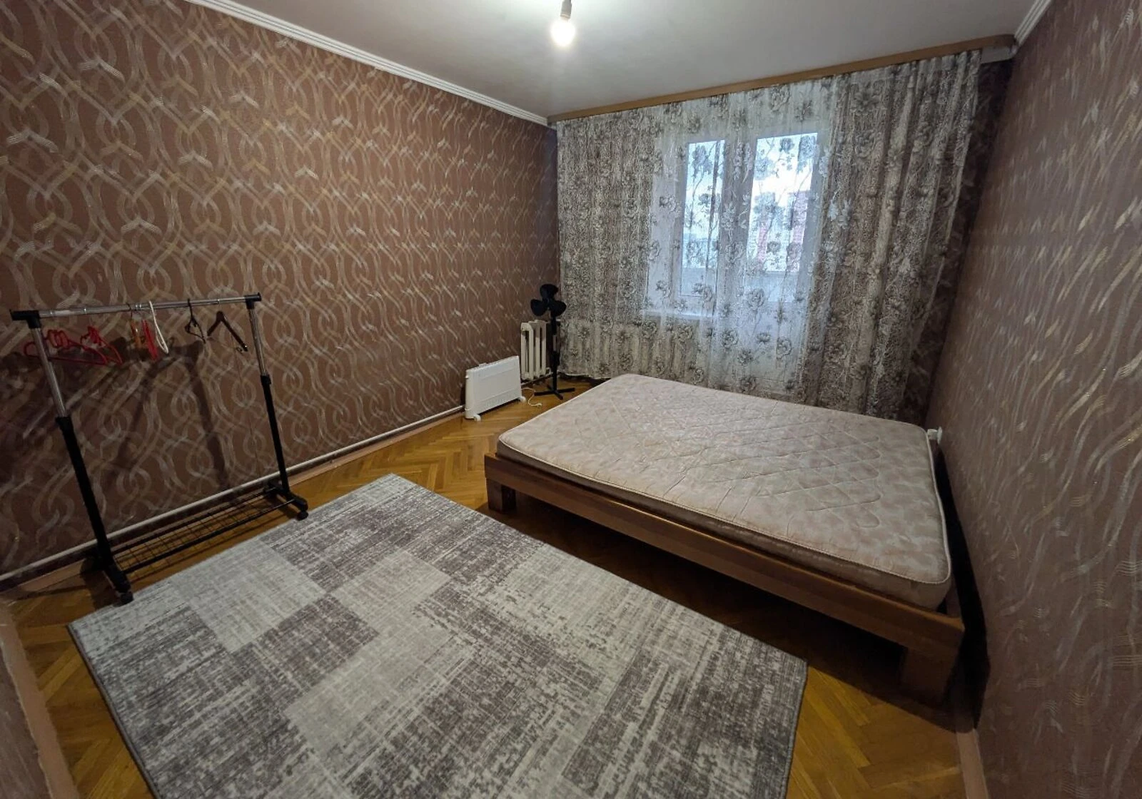 2-кімнатна квартира, Березняки: вода й опалення без світла