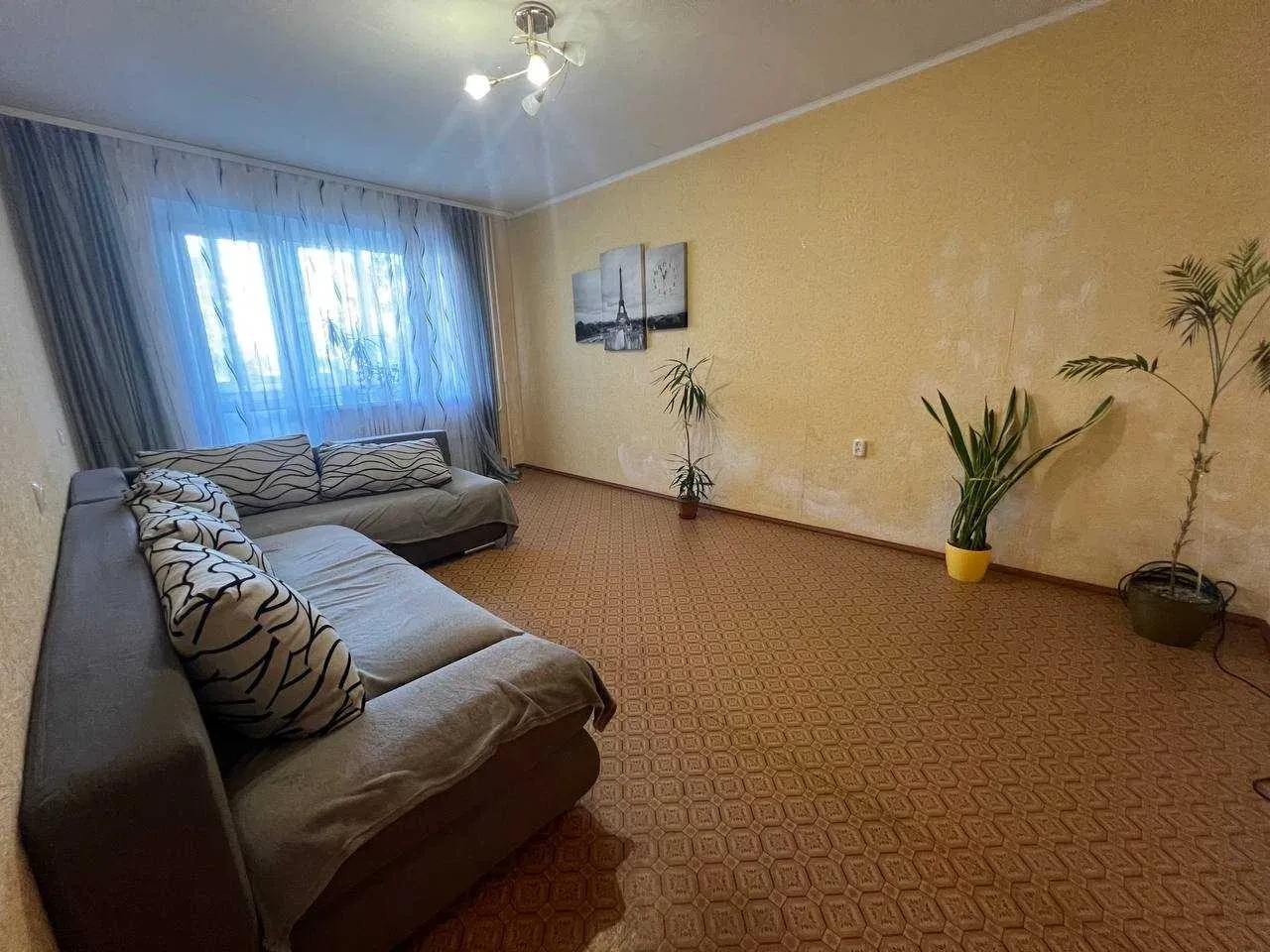 3-кімнатна квартира, 4 мікрорайон: косметичний ремонт, меблі та техніка - фото 3