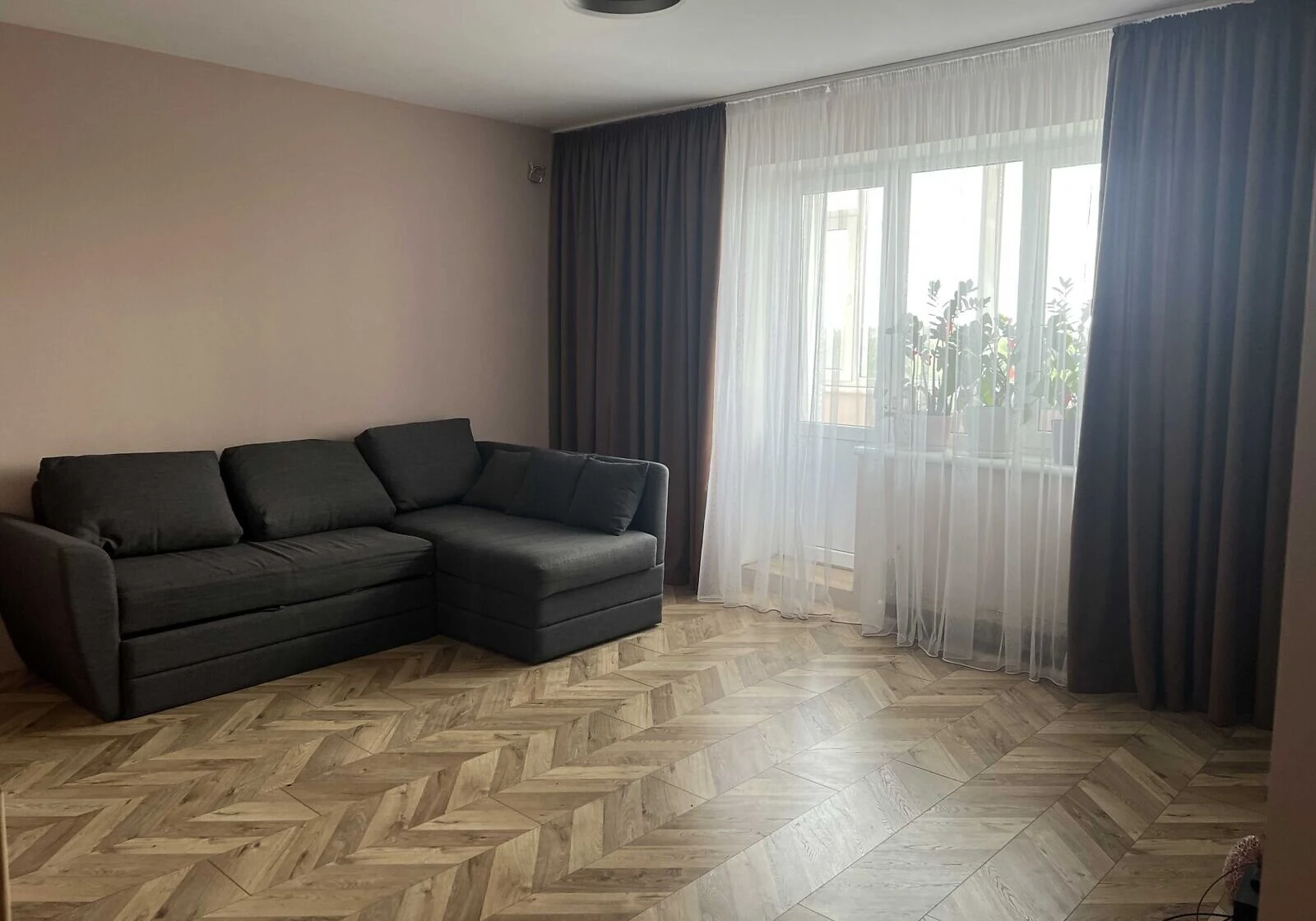 3-комнатная квартира, Ковпаковский: укрытие на уровне земли, кухня 18 м² - фото 1