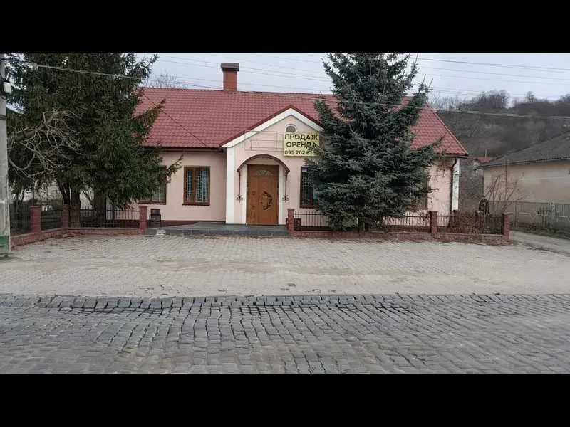 Приміщення, Чортків: парковка, дизель-електростанція