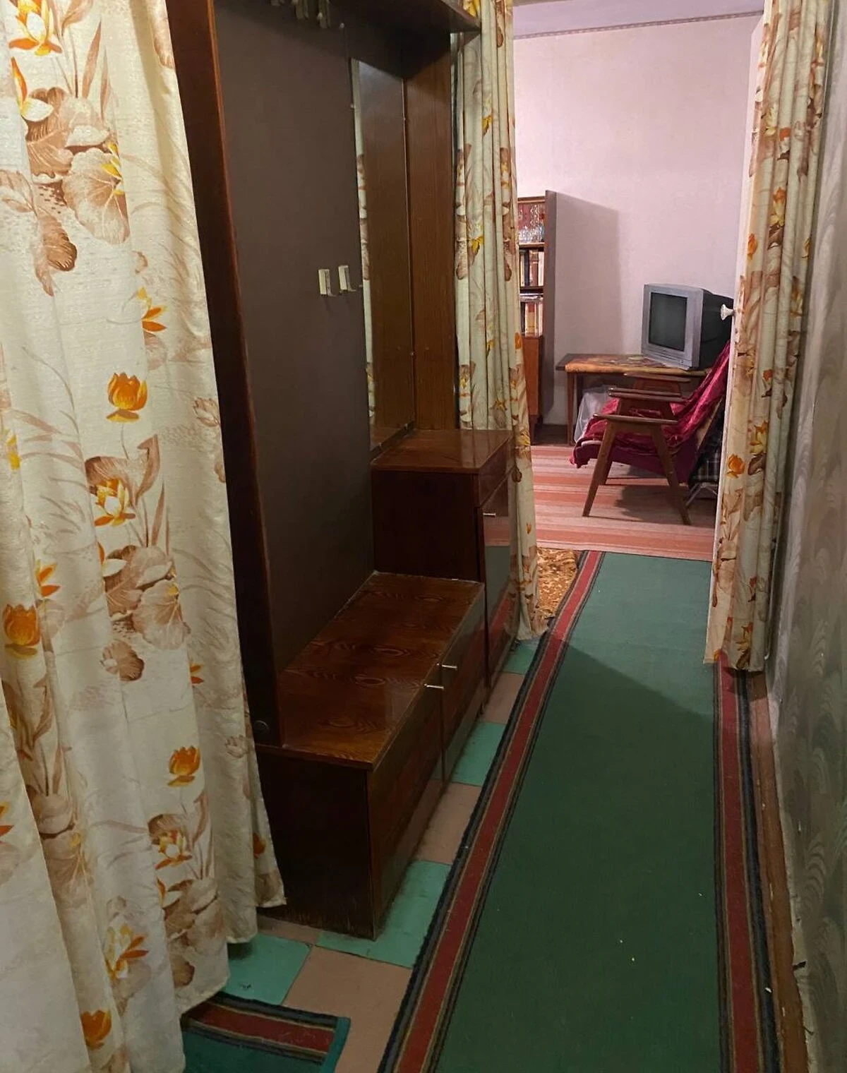 2-кімнатна квартира, Покровський: балкон, інтернет і вода без світла - фото 3