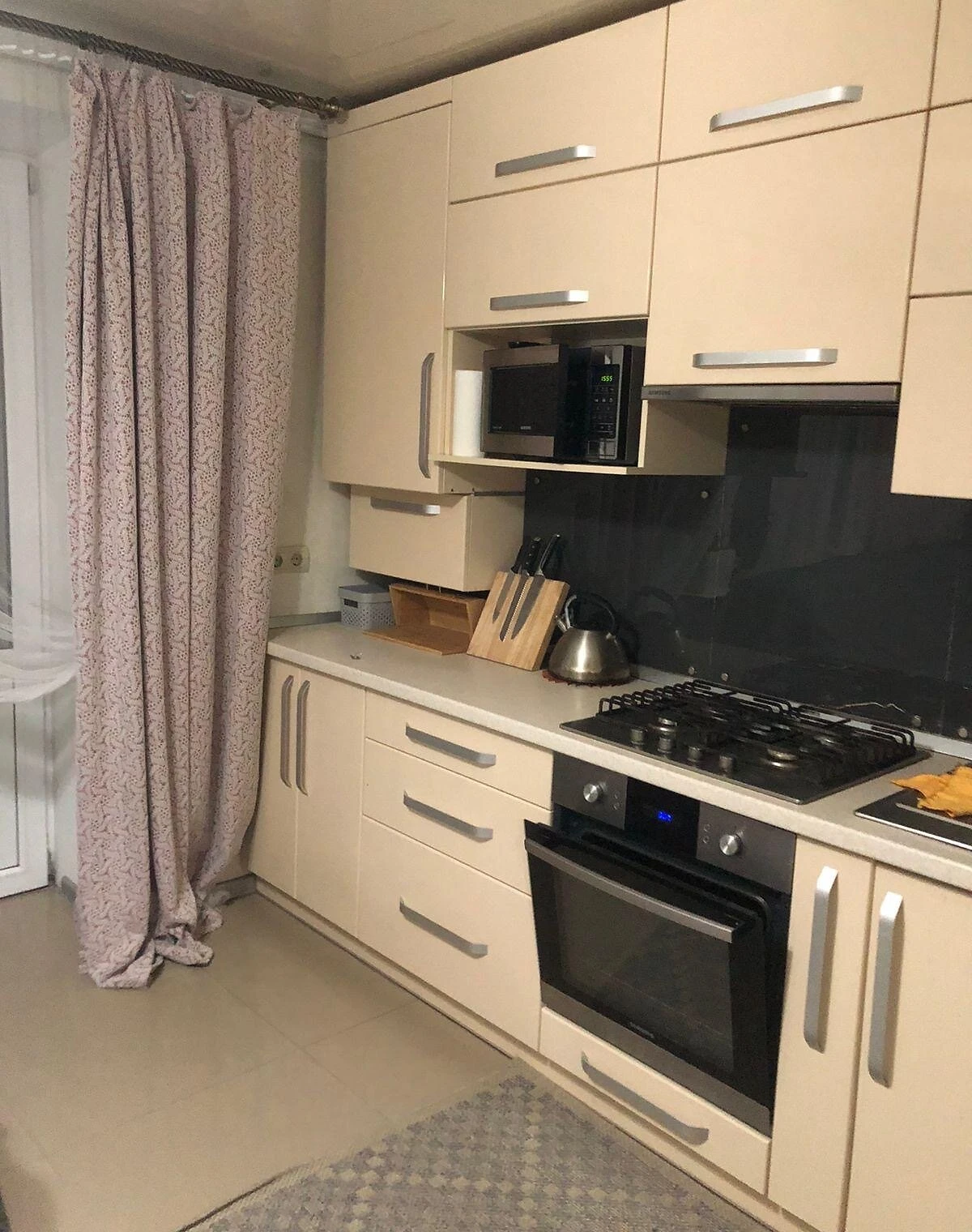 1-комнатная квартира, 55 микрорайон: евроремонт, кухня 14 м² - фото 3