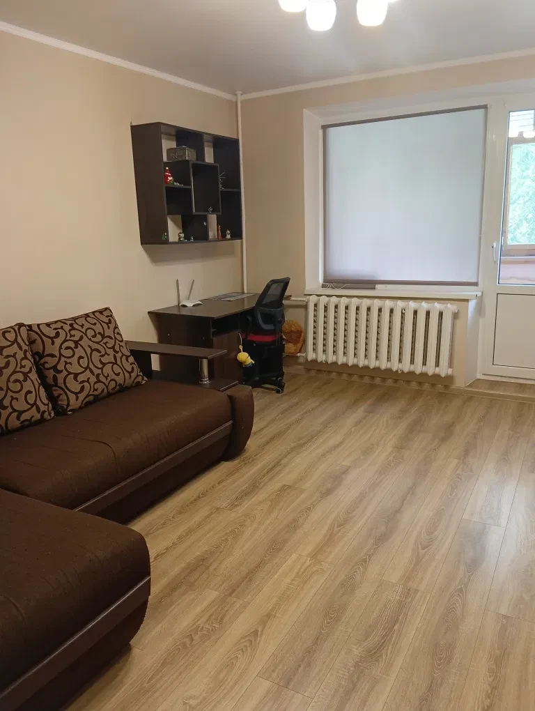 3-комнатная квартира, Промавтоматика: рядом со школой, не угловая, фото 2