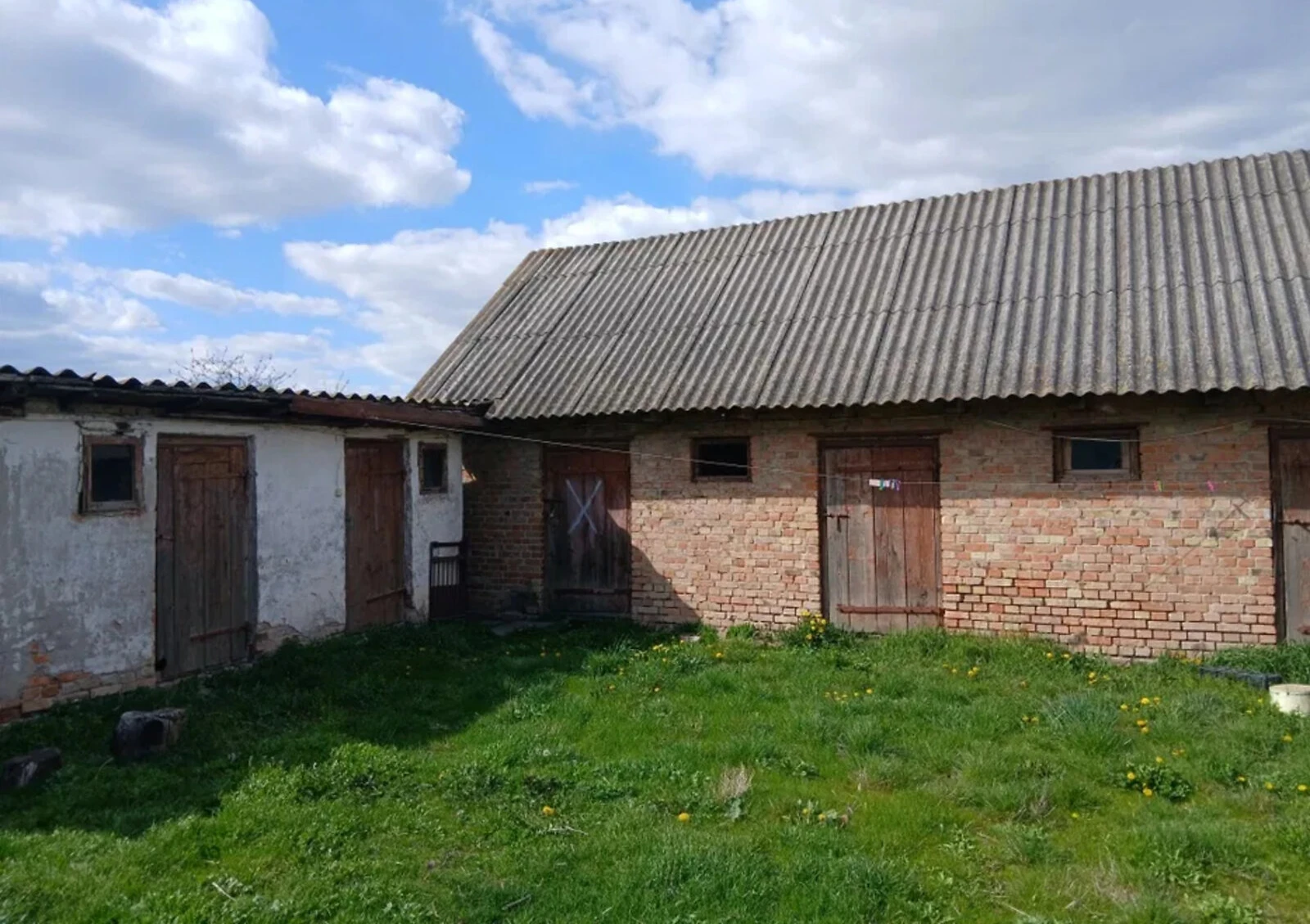 Дом, Луковичи: 25 соток, сад, гараж с подвалом