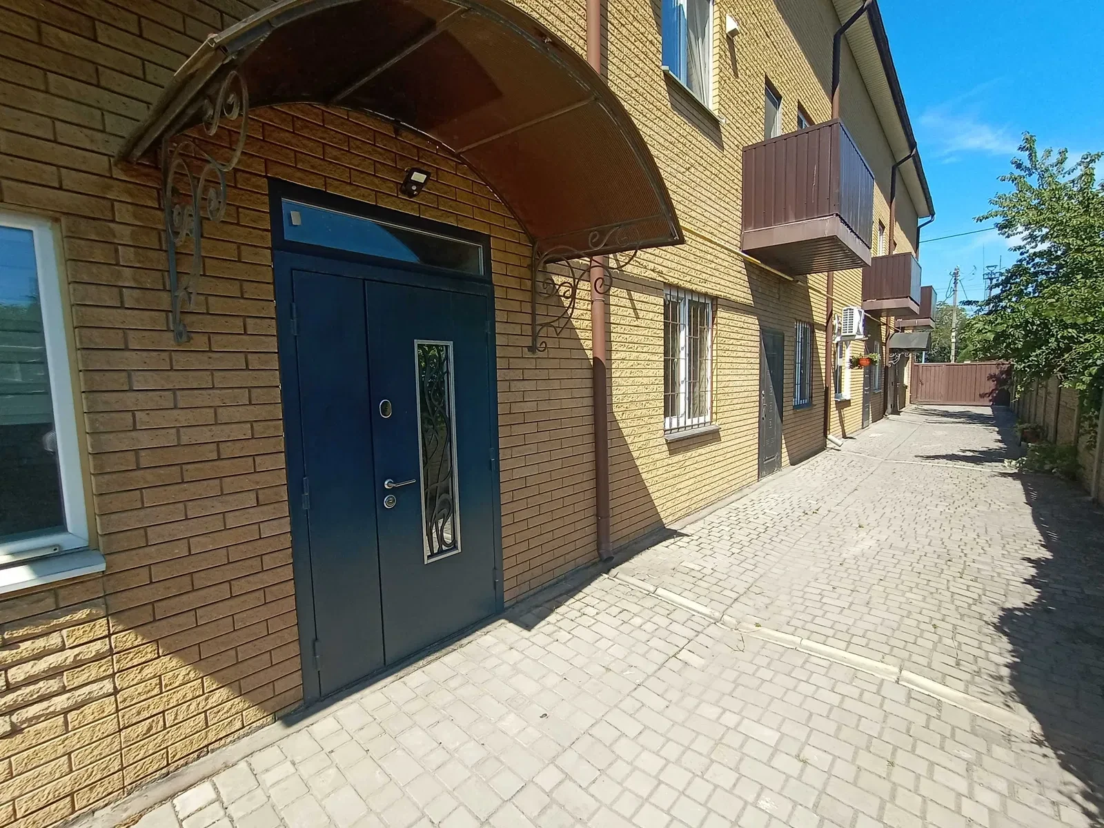 2-кімнатна квартира, Слобожанське: 4 вікна, газ у будинку