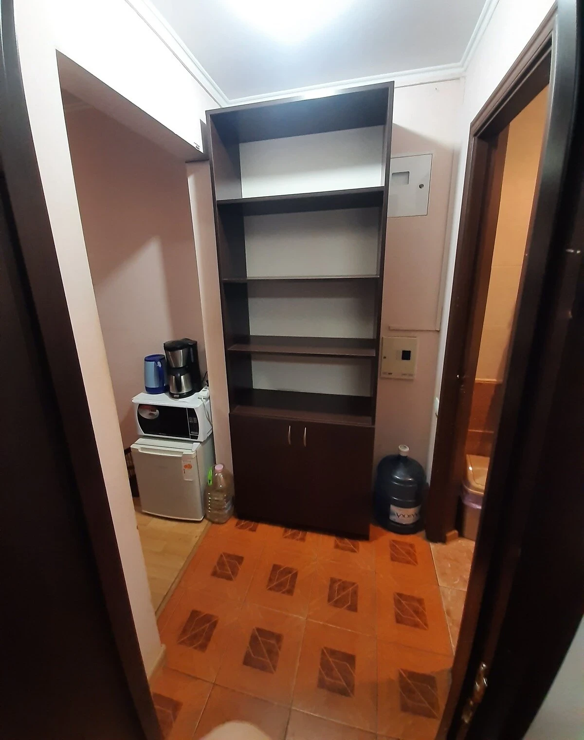 Офіс, Центр: бойлер, відкрита стоянка, вхід понад 90 см - фото 4