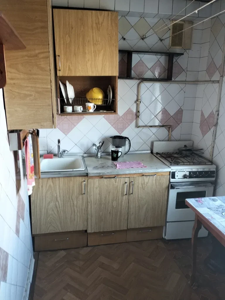 2-кімнатна квартира, Бровари: потребує ремонту, балкон - фото 1