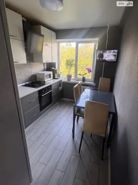 3-кімнатна квартира, Каунаська: косметичний ремонт, балкон - фото 2