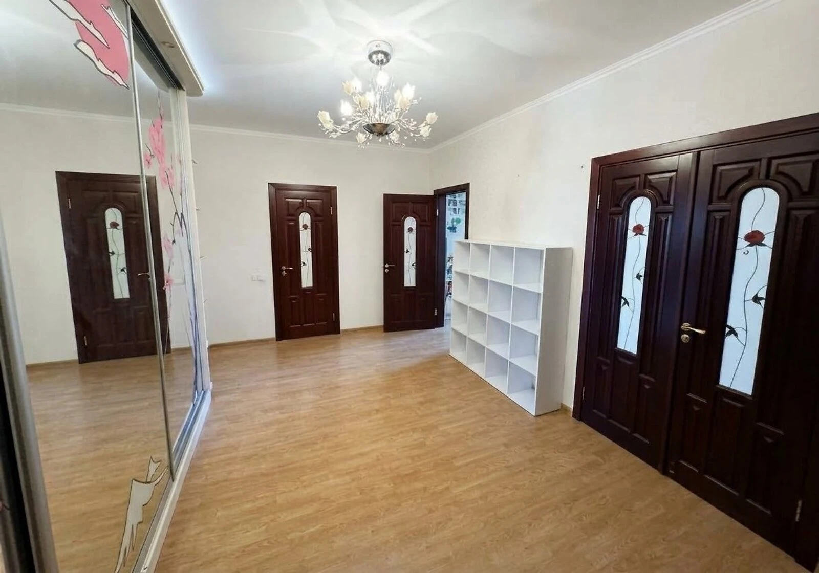 3-кімнатна квартира, Деміївка: євроремонт, працює ліфт без світла - фото 1