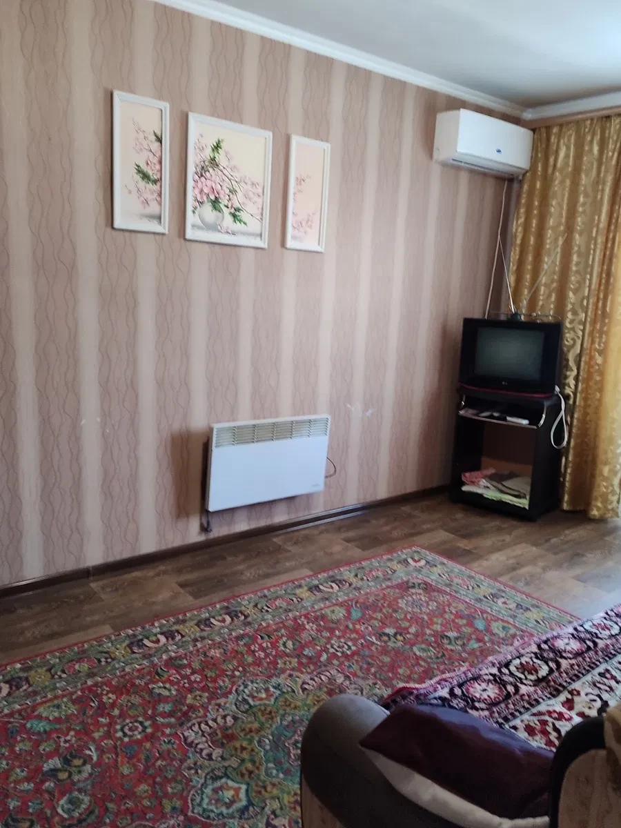 1-комнатная квартира, Никополь: возле Центрального рынка, только семьям, фото 2