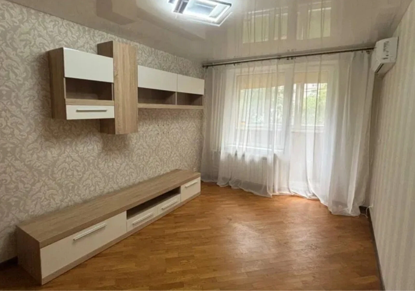 2-кімнатна квартира, Київський: паркет, бойлер - фото 1