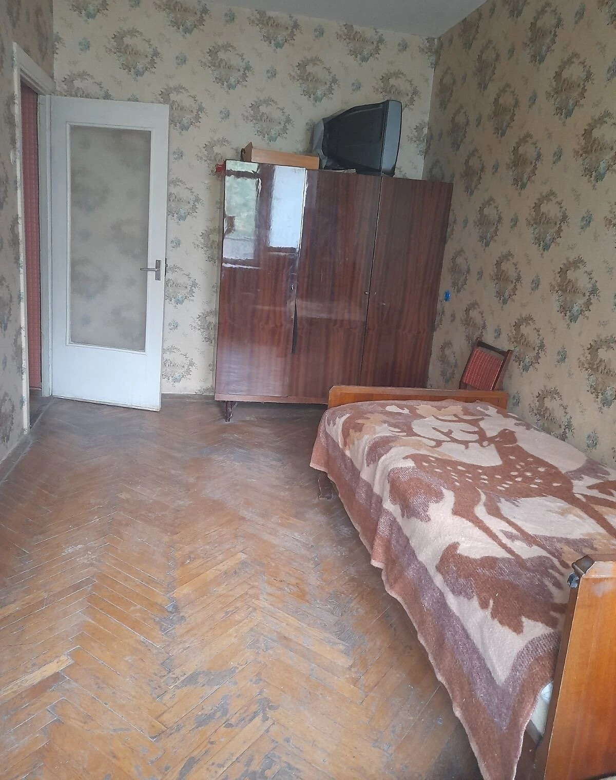 2-кімнатна квартира, Центр: цегляні стіни, внутрішній двір - фото 3