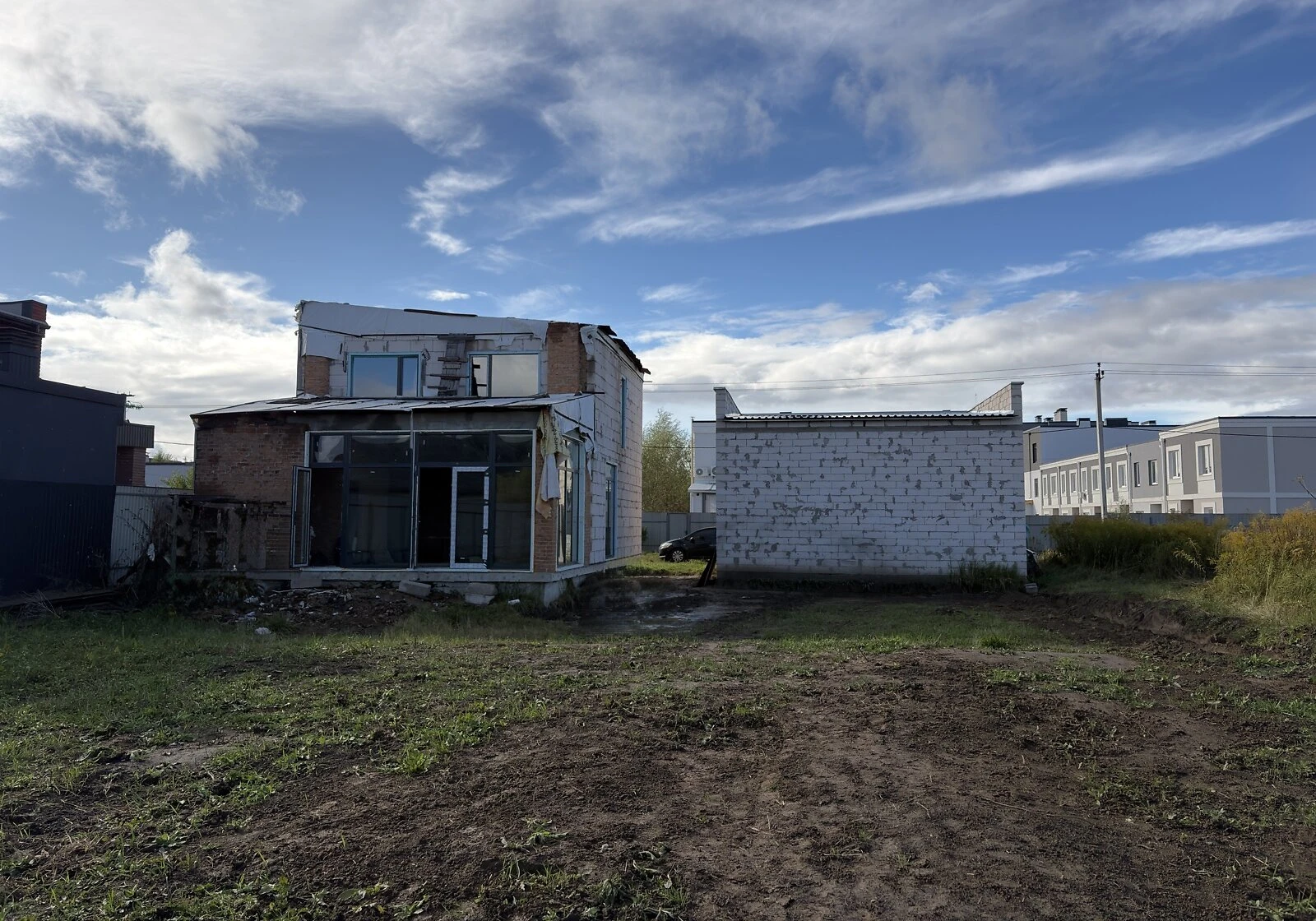 Будинок, Нові Петрівці: гараж у дворі, тераса, коробка без даху, фото 5
