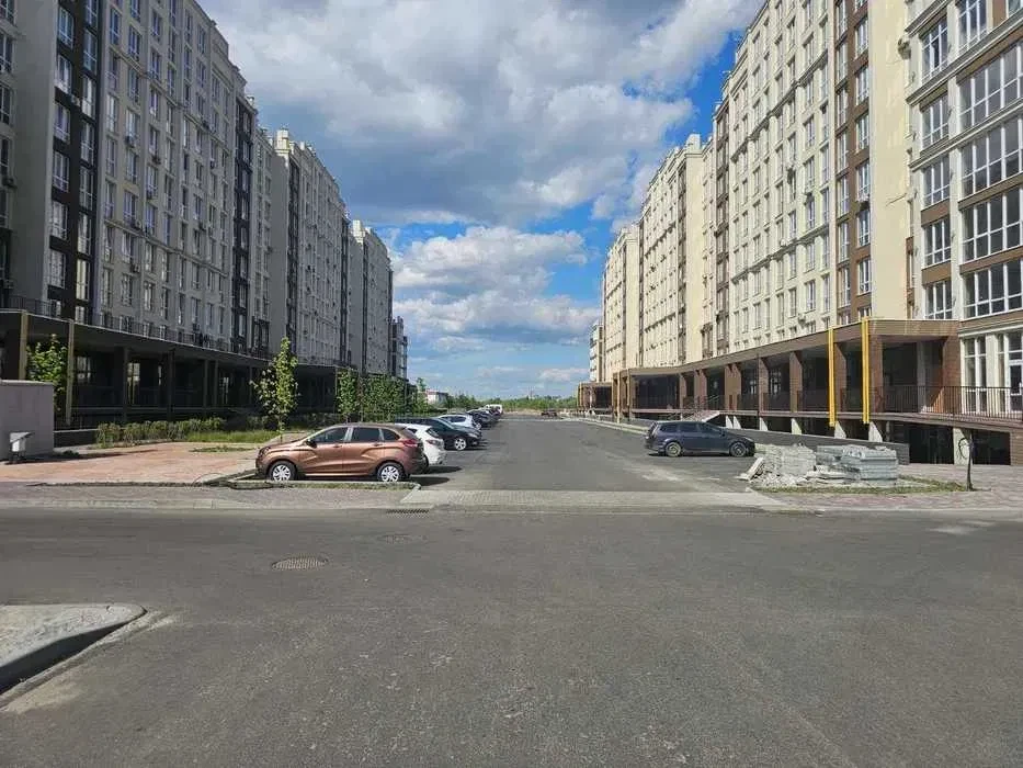 Приміщення у ЖК Благород: фасадне, тераса, панорамні вікна - фото 4