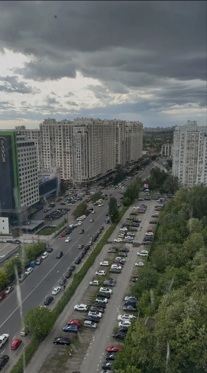 2-кімнатна квартира у ЖК Еврика: вид на Київ, чистовий ремонт