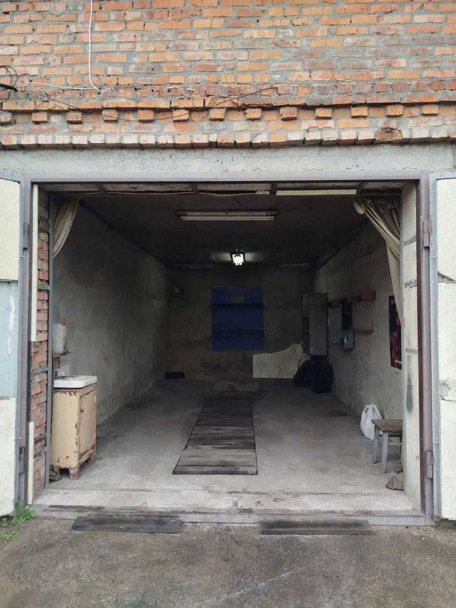 Гараж, Міщанка: подобово й погодинно, гараж і територія - фото 1