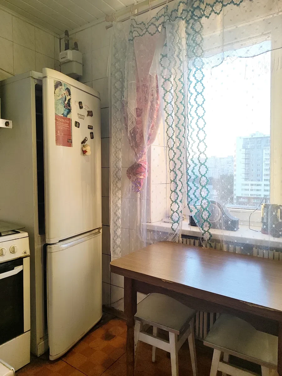 1-кімнатна квартира, Холодногірський: метро 200 м, цегляний будинок, фото 2