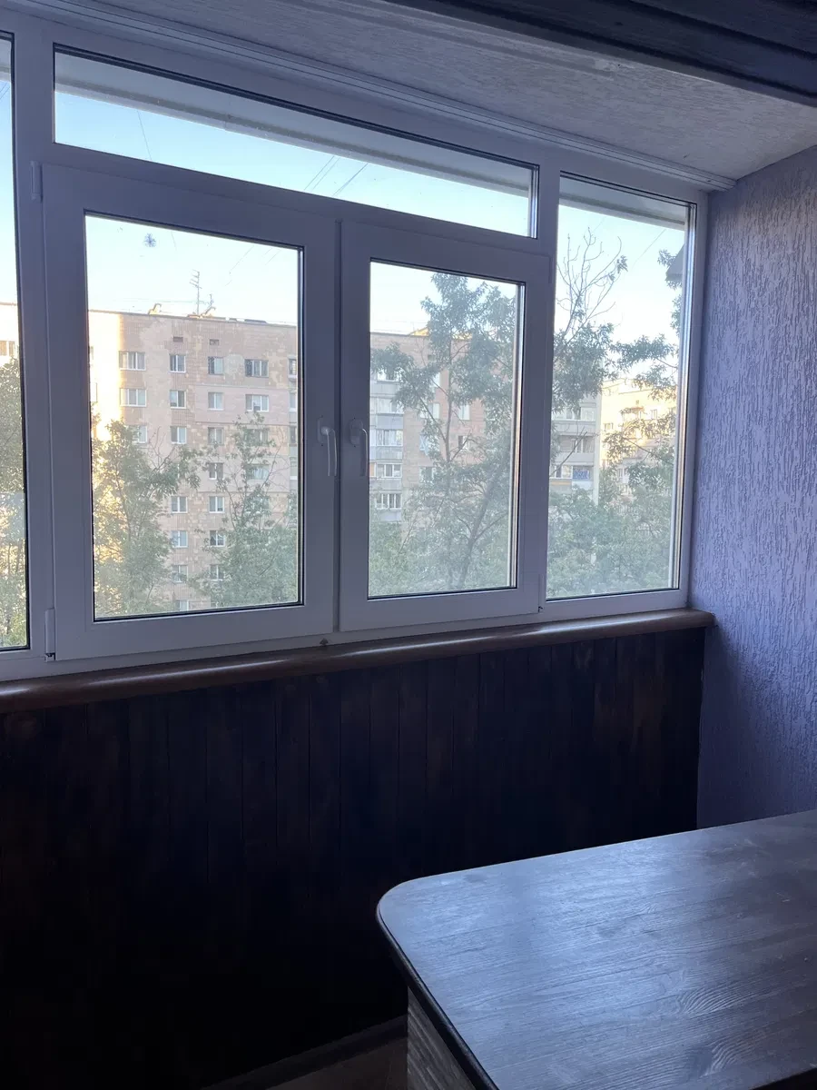 1-кімнатна квартира, Дарницький: вже з орендарем, під здачу