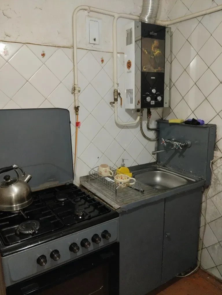 3-кімнатна квартира, Покров: нові комунікації, газова колонка, фото 4
