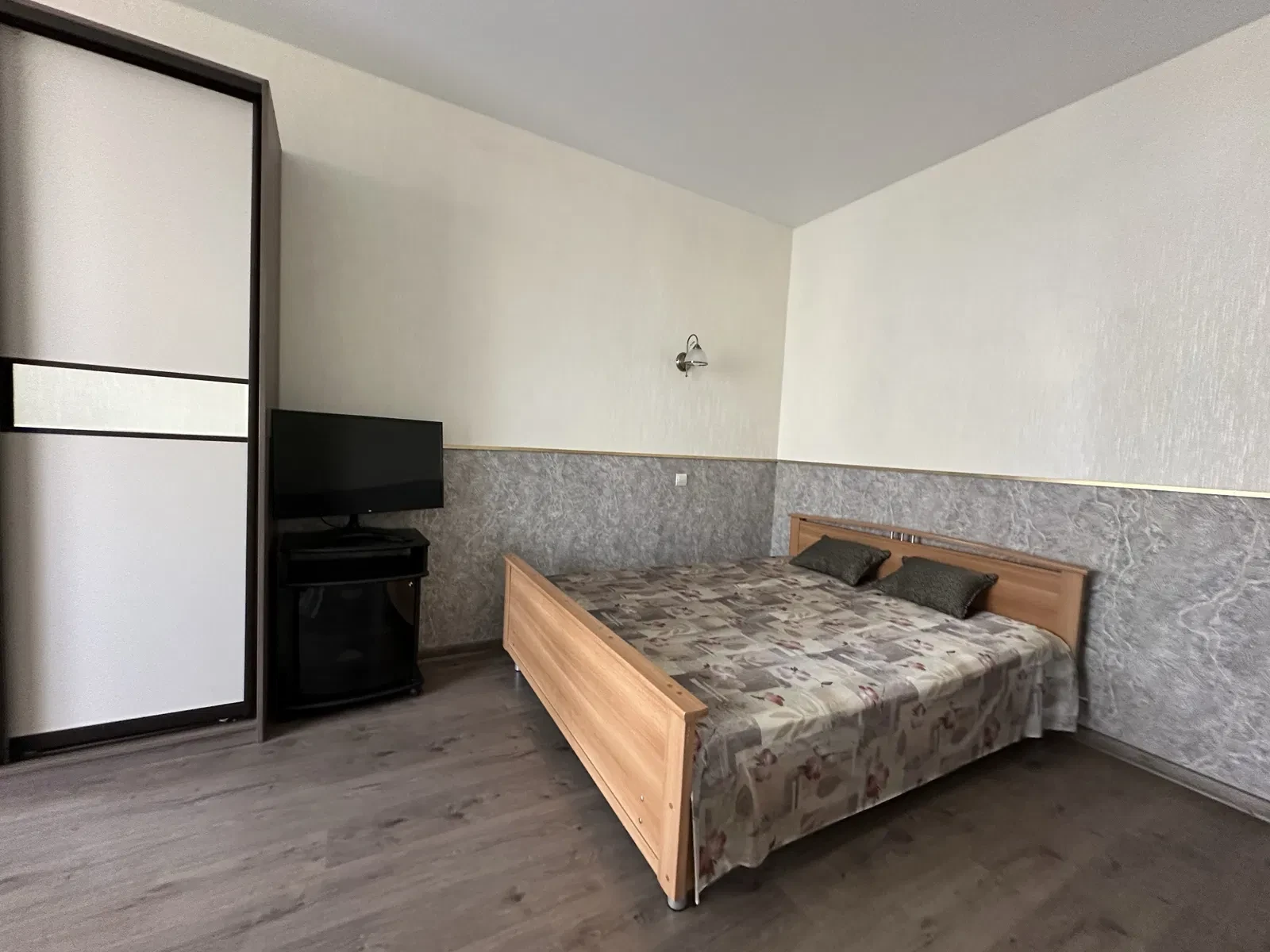 1-кімнатна квартира, Печерський: косметичний ремонт, газ, 3 хв до метро - фото 2