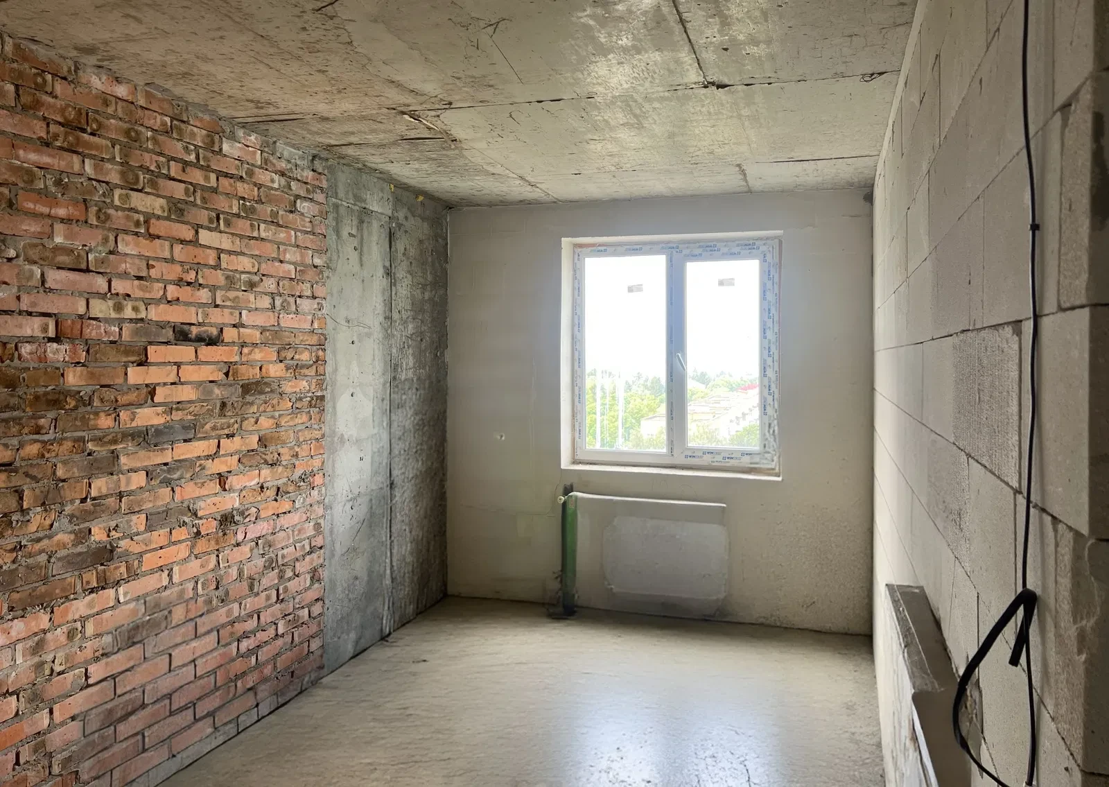2-кімнатна квартира у ЖК Ferum: панорамні вікна, після будівельників - фото 2