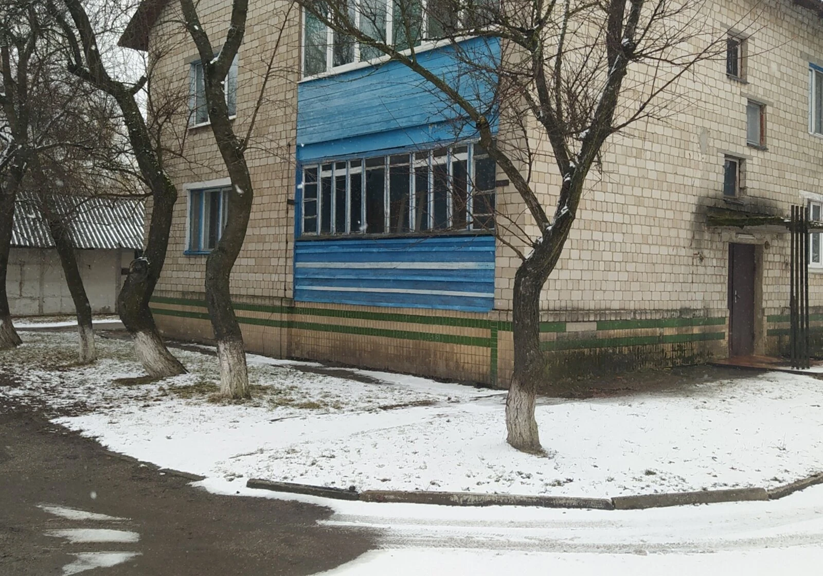 2-комнатная квартира, Головки: без ремонта, гараж