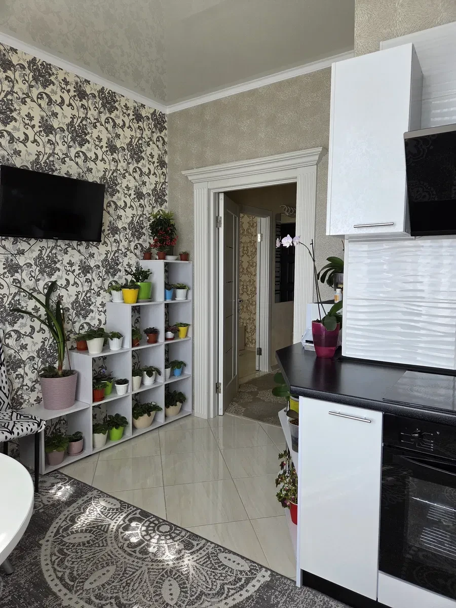 1-кімнатна квартира у ЖК 43 Жемчужина: авторський ремонт, вид на місто - фото 3