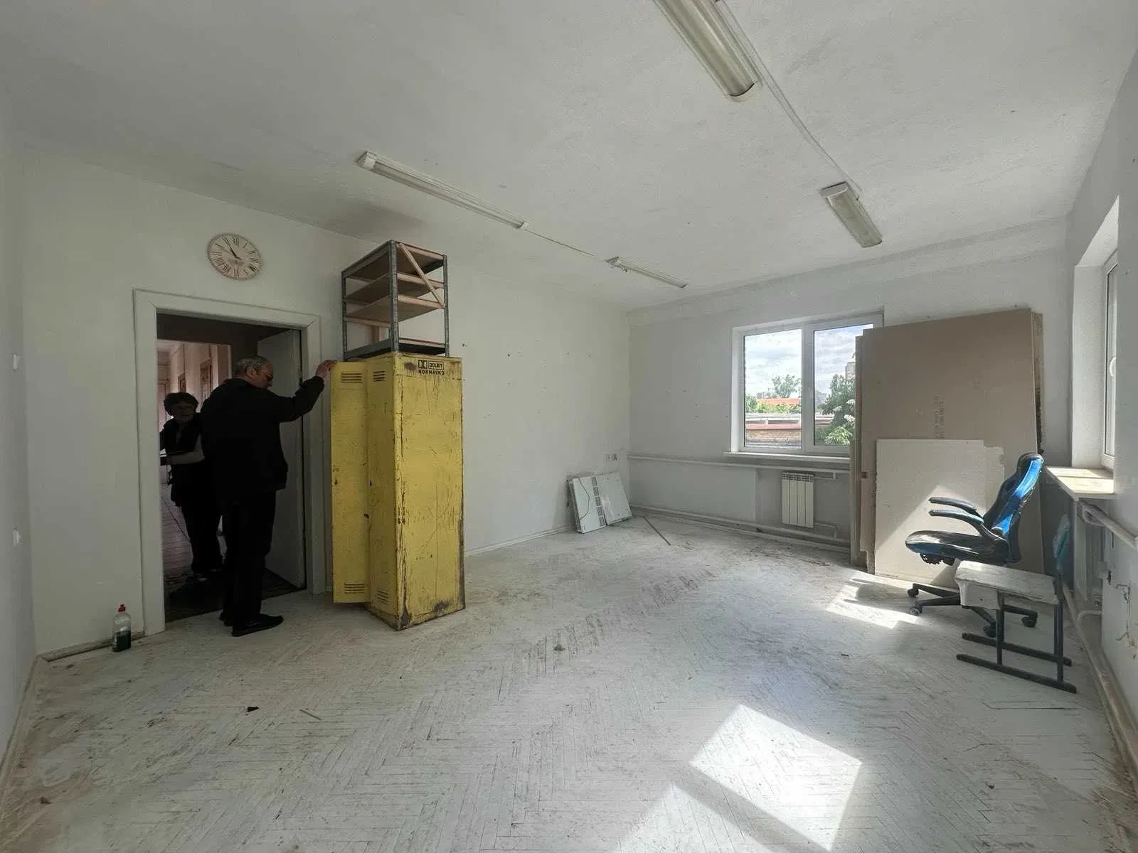 Офіс, Подільський: паркувальні місця, метро Контрактова 7-10 хв - фото 1