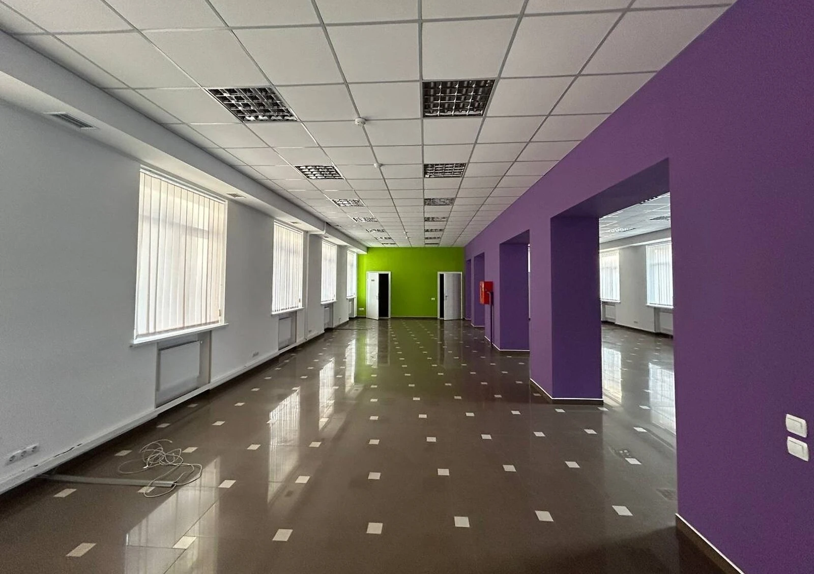 Офіс, Центр: окреме приміщення, бойлер, відкрита стоянка - фото 2