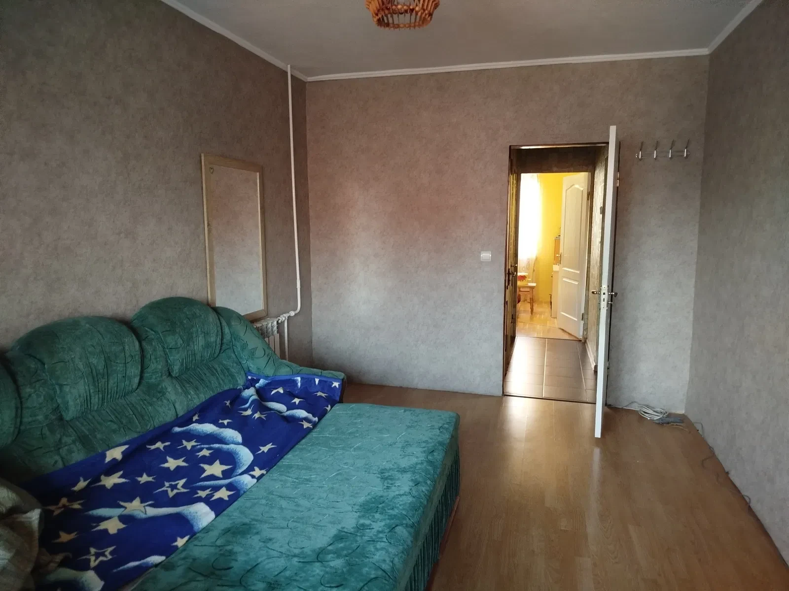 3-кімнатна квартира, Луцьк: меблі й техніка, два засклені балкони - фото 2