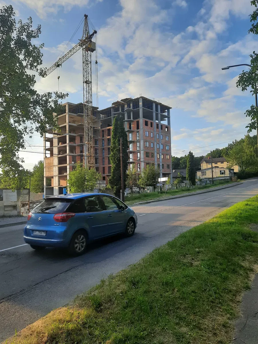 3-кімнатна квартира у ЖК Royal Place: видова, двостороння, 2 балкони - фото 1