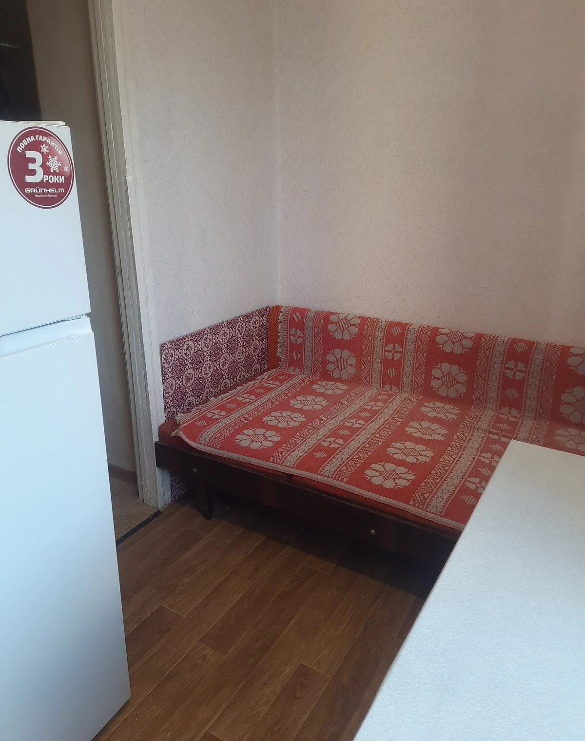 1-кімнатна квартира, П'ятихатки: метро Університет, цегляні стіни - фото 2