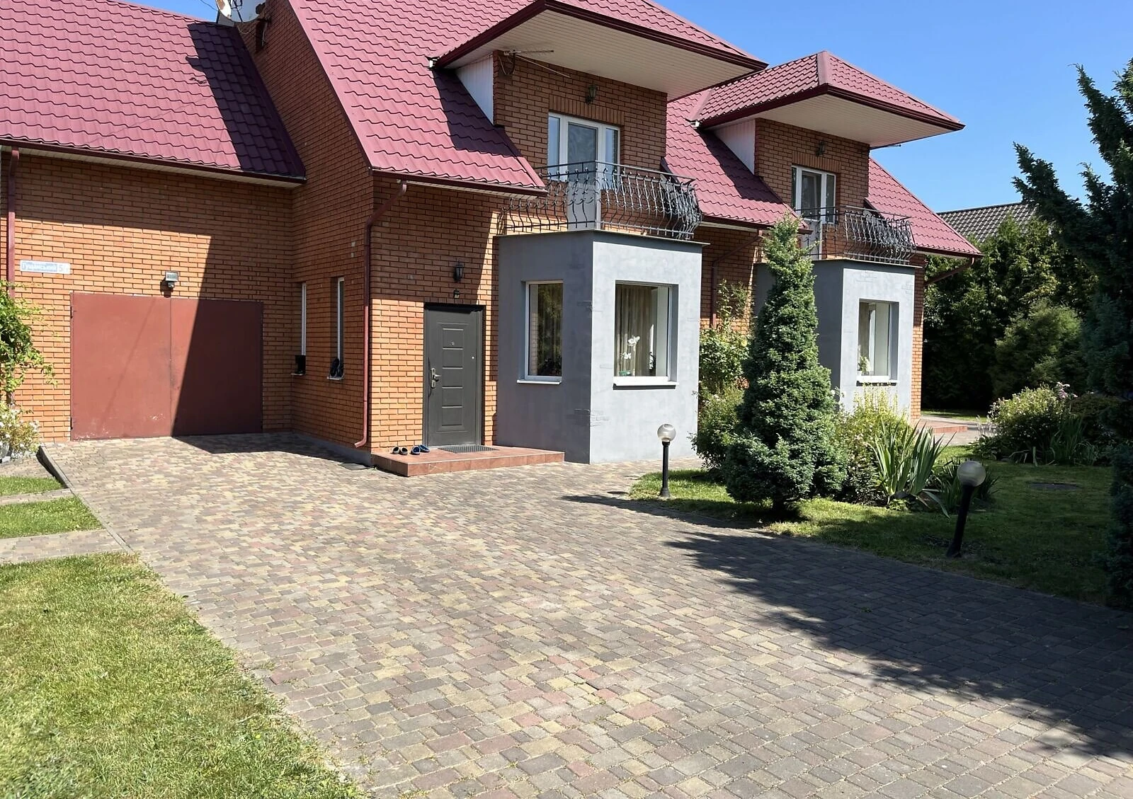 Будинок, Центр: баня, сад