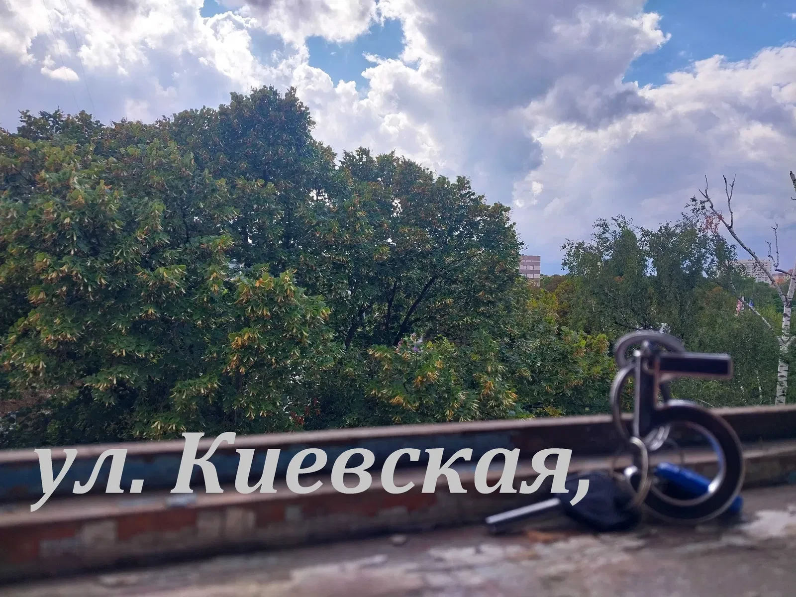 3-кімнатна квартира, Чернігів: під ремонт, двостороння, верхній поверх